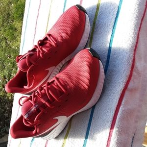 Mens nike revolution 5 size 11